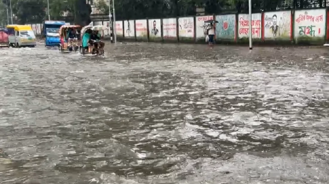 ঢাকায় রেকর্ড পরিমাণ বৃষ্টি এবং জলাবদ্ধতা